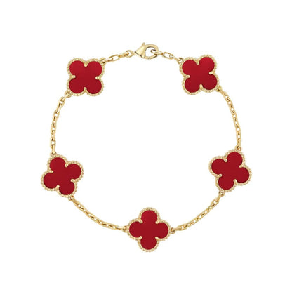 Clover bracelet with engraved charm