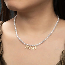 Load image into Gallery viewer, Perlen Namenskette Necklaces Loanya 
